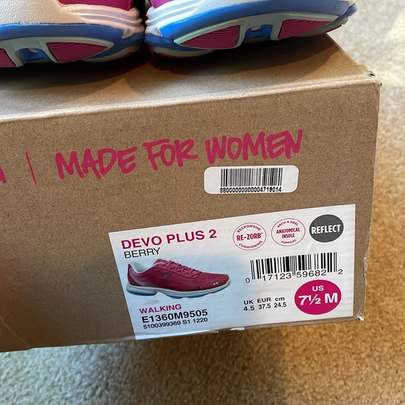 Ryka Devotion Plus 2 Walking Shoe Berry Pink 7.5 new with box - Picture 2 of 6